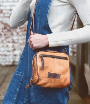 Capture Crossbody A450262