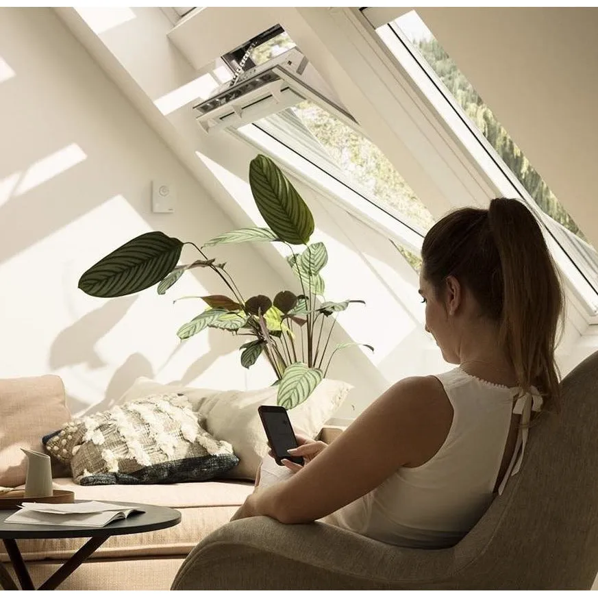 VELUX GGL MK04 206221U Triple Glazed Enhanced Noise Reduction White Painted INTEGRA® Electric Window (78 x 98 cm)