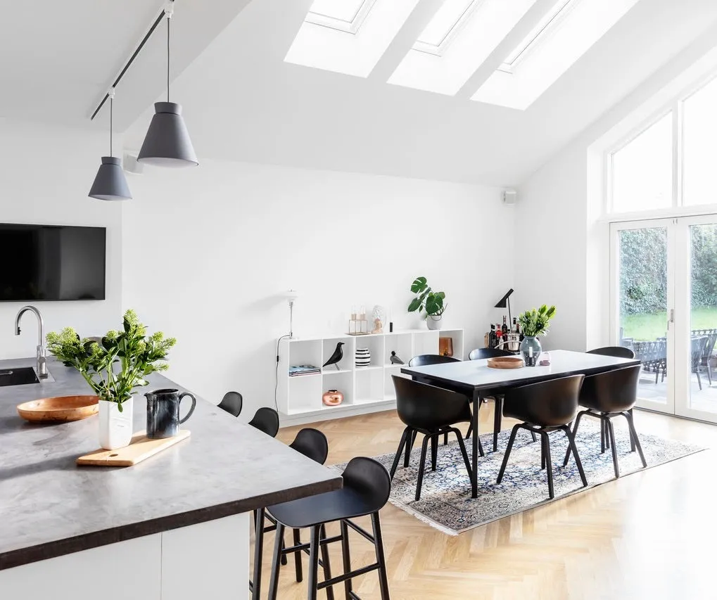 VELUX GGU PK10 0070Q Enhanced Security White Centre-Pivot Roof Window (94 x 160 cm)